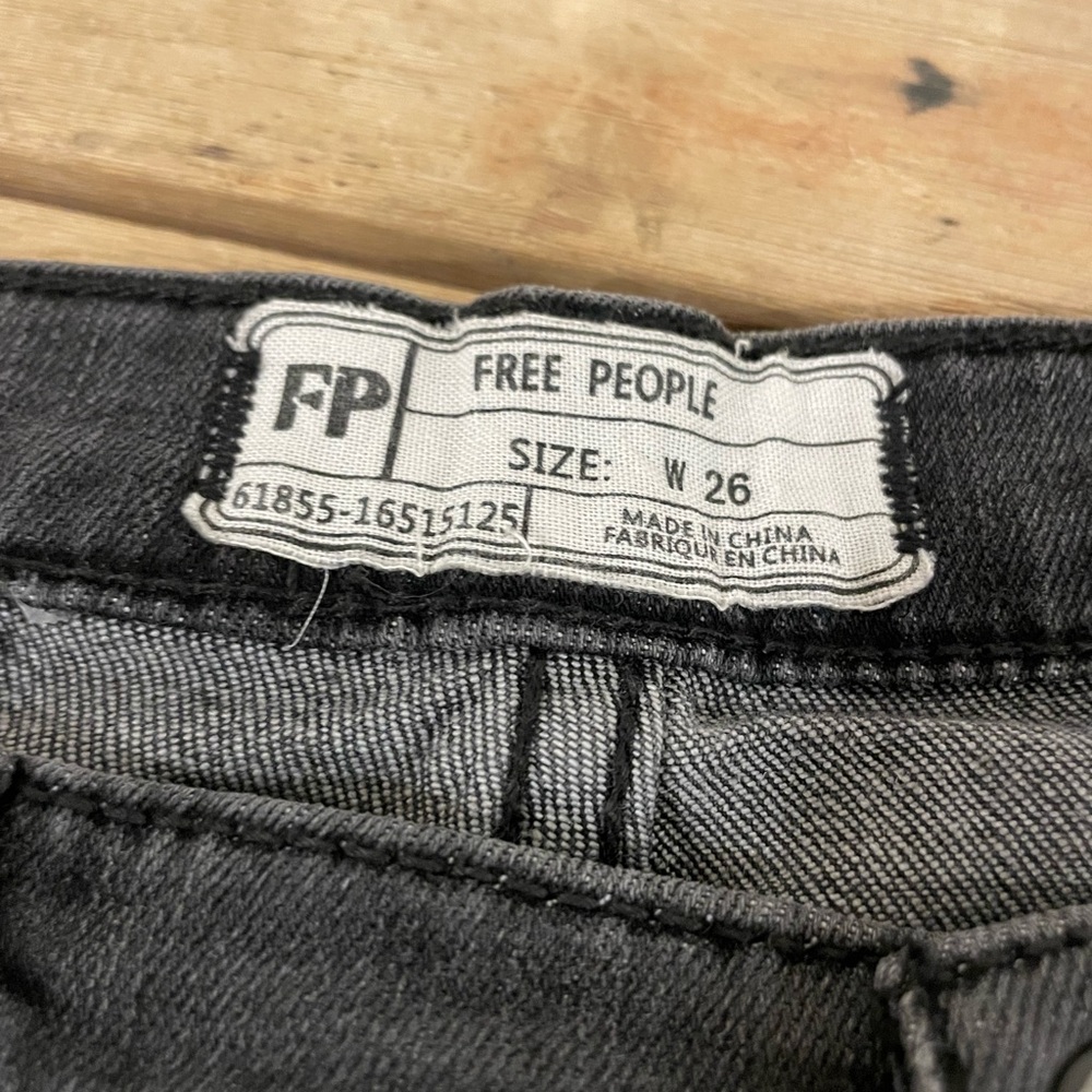 Free people skinny jeans distressed with mesh - Picture 2 of 6